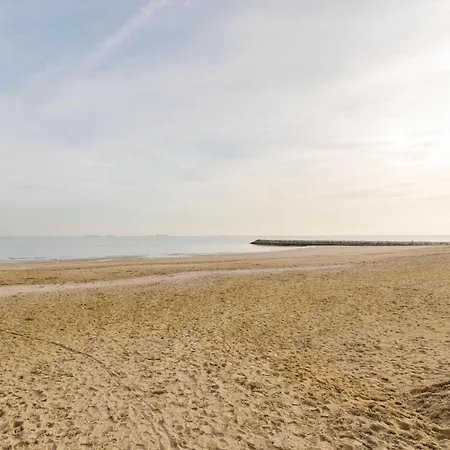 Апартаменты Alberto Flat - In Front Of The & 20 Min To Venice Венеция-Лидо